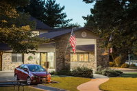 Super 8 by Wyndham Wautoma