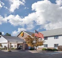 Super 8 by Wyndham Adrian - Accommodation Michigan