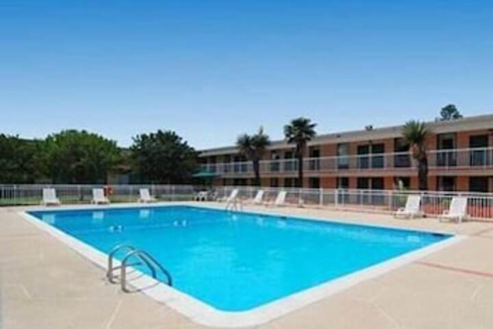 Travelodge By Wyndham Suffolk - thumb 1