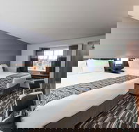 Microtel Inn  Suites By Wyndham Altoona - Accommodation Michigan