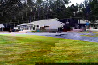 Sullivan Trail Inn  Suites