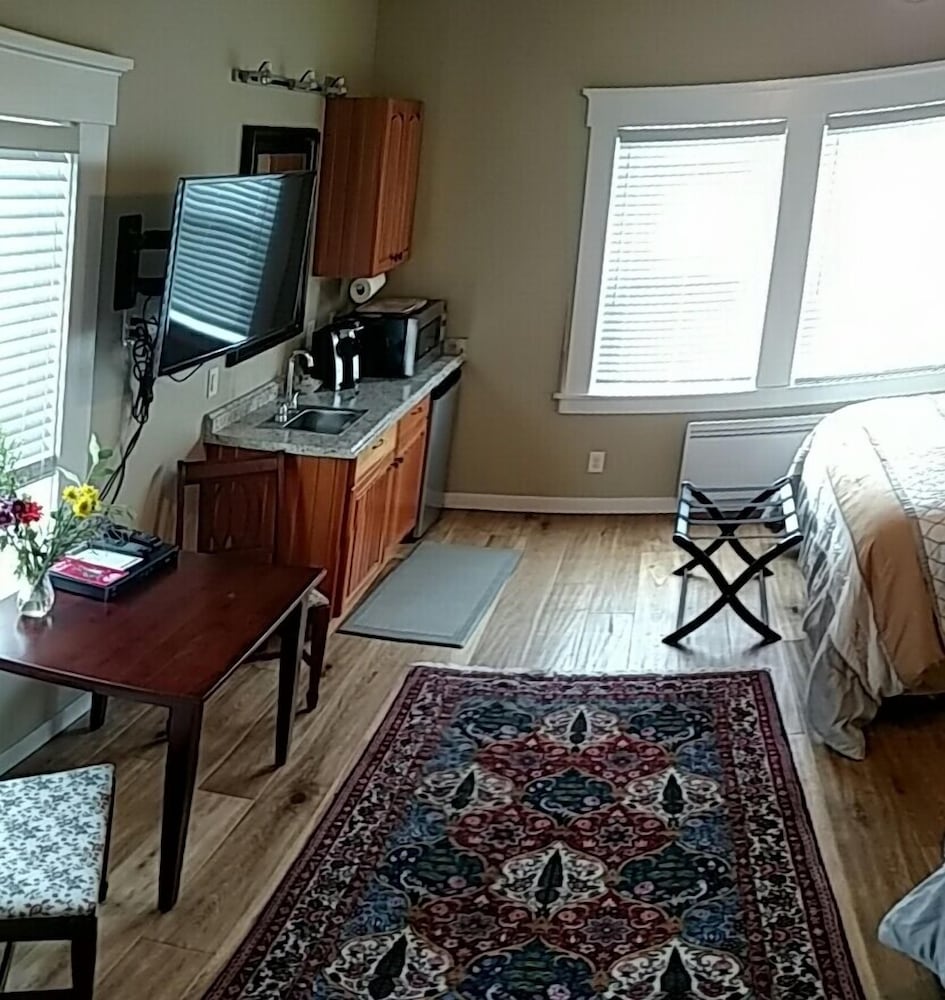 Friday Harbor Grand B&B - thumb 5