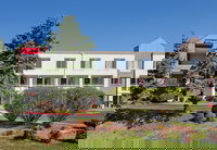 Econo Lodge Inn and Suites