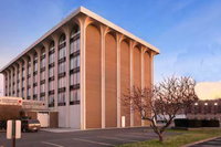 Days Inn  Suites by Wyndham Elyria