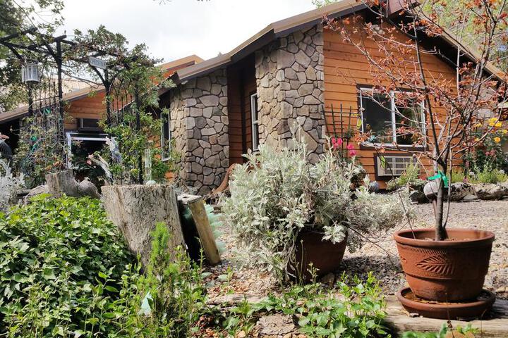 Wikiup Hummingbird Hotel - thumb 6