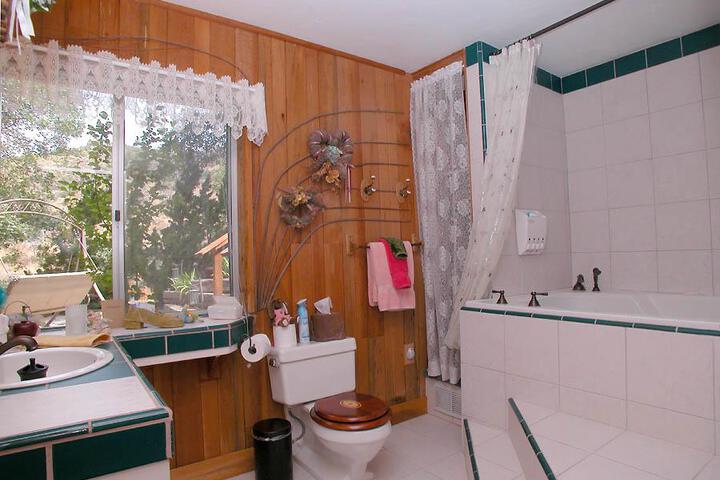 Wikiup Hummingbird Hotel - thumb 2