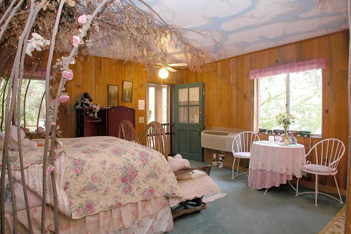 Wikiup Hummingbird Hotel - thumb 0