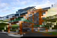 Courtyard by Marriott Cleveland Airport South