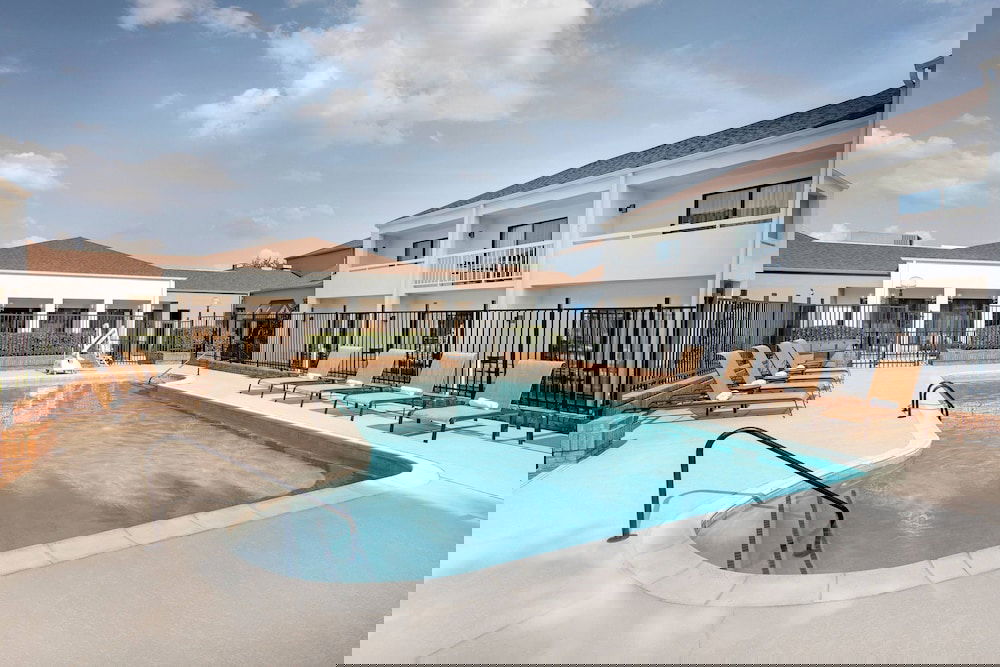 Courtyard By Marriott Addison Midway - thumb 3