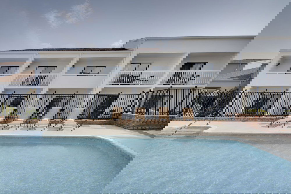 Courtyard By Marriott Addison Midway - thumb 2