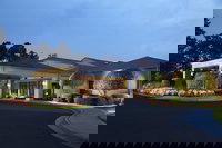 Courtyard by Marriott Savannah Midtown