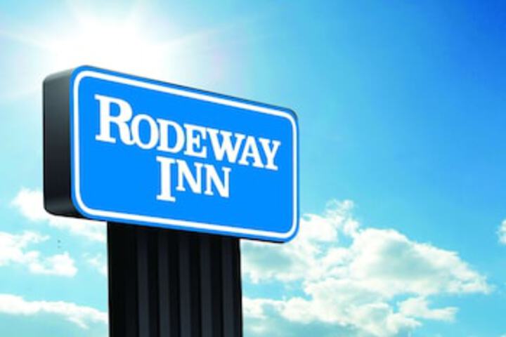 Rodeway Inn - thumb 0