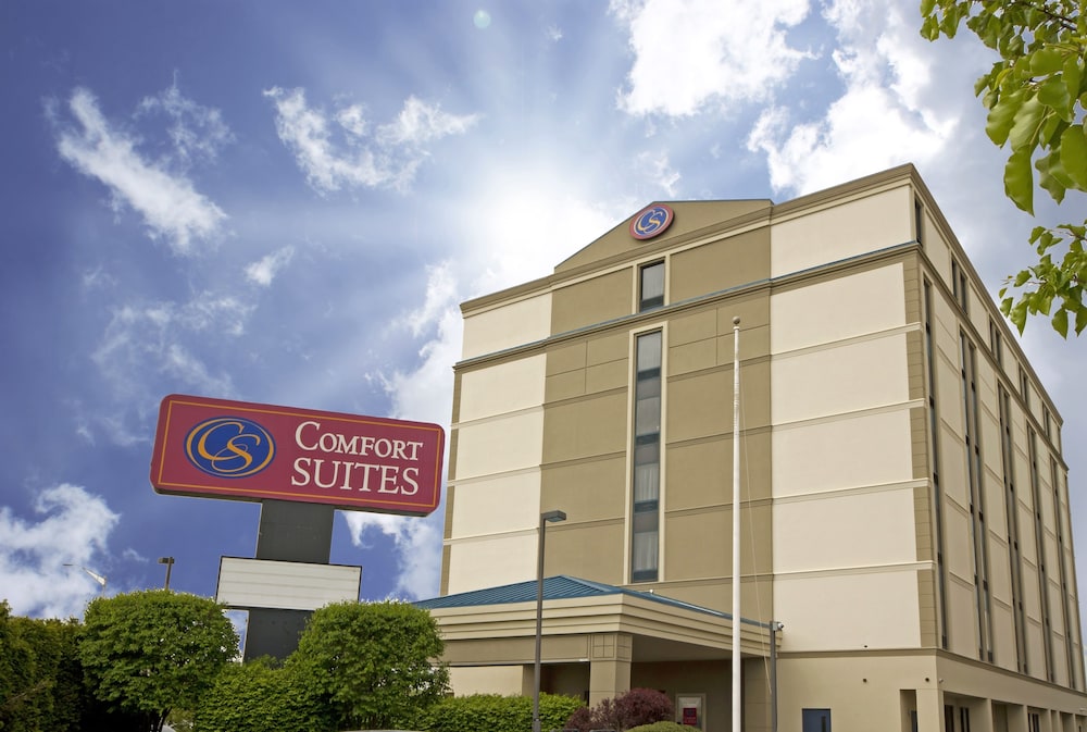Comfort Suites At Woodbridge - thumb 0