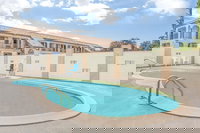 Days Inn by Wyndham Kingman East