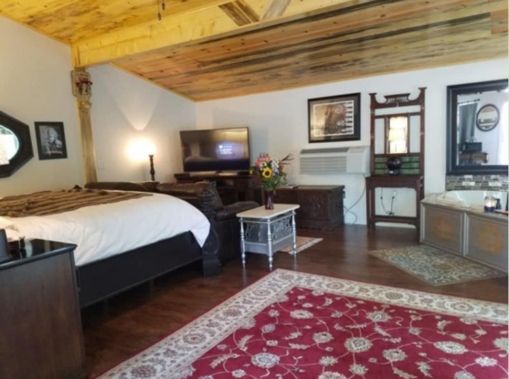 Echo Canyon Spa Resort - thumb 2