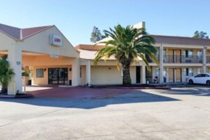 Lake Charles Inn - thumb 1