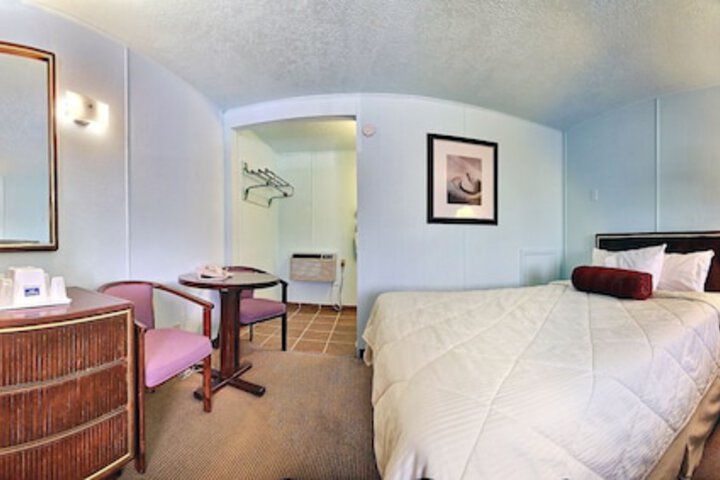 Route 66 Inn - thumb 6