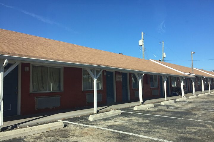 Mayfair Motel - thumb 2