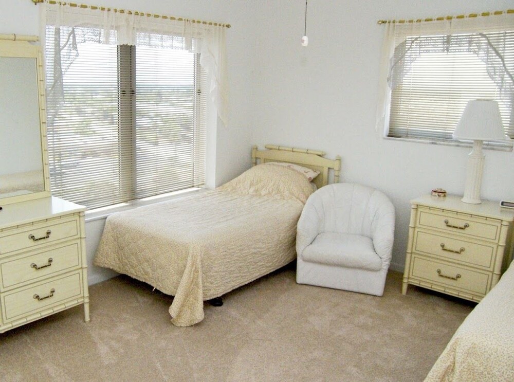 Surfside Club North Condominium - thumb 2