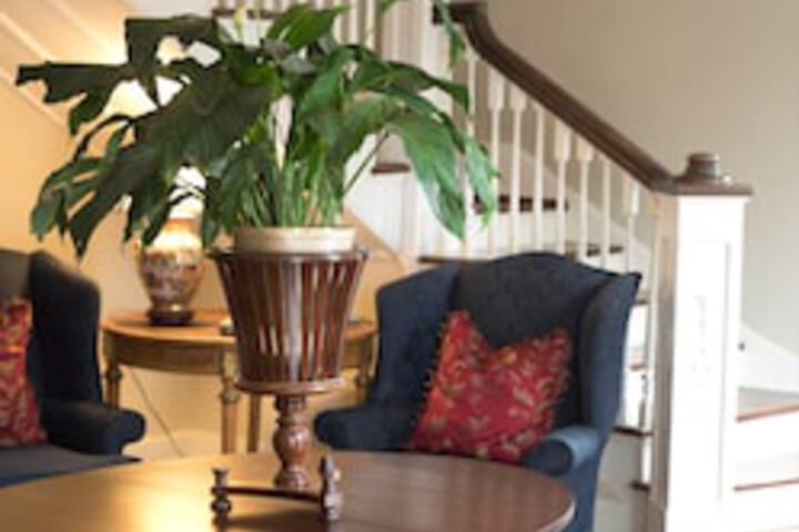 Carriage House Inn - thumb 1