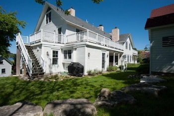 Hillside Waterfront Hotel - thumb 2