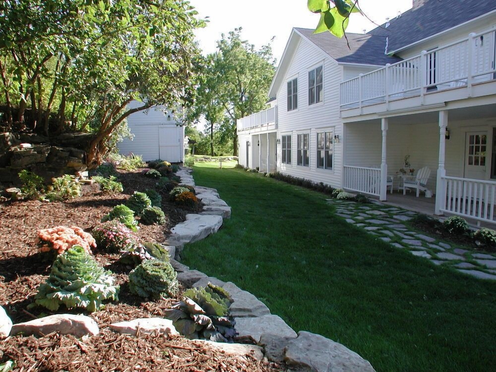 Hillside Waterfront Hotel - thumb 3