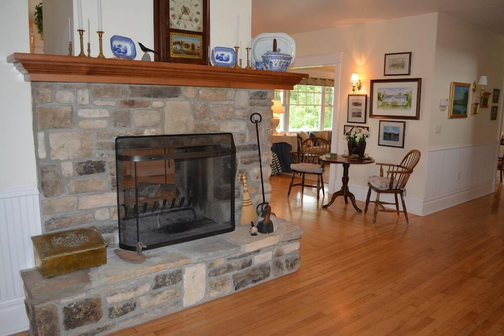 Hillside Waterfront Hotel - thumb 5