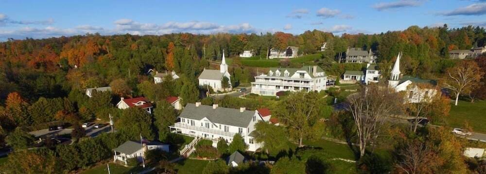 Hillside Waterfront Hotel - thumb 0