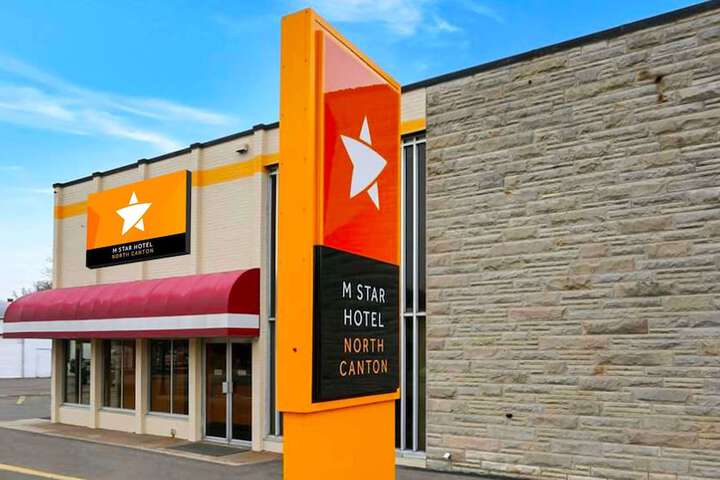 M Star North Canton - Hall Of Fame - thumb 1