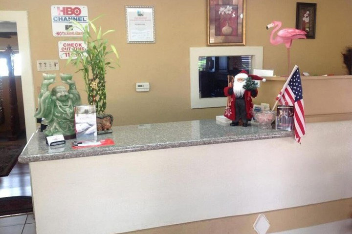 Flamingo Inn - thumb 2