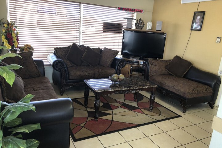 Flamingo Inn - thumb 3