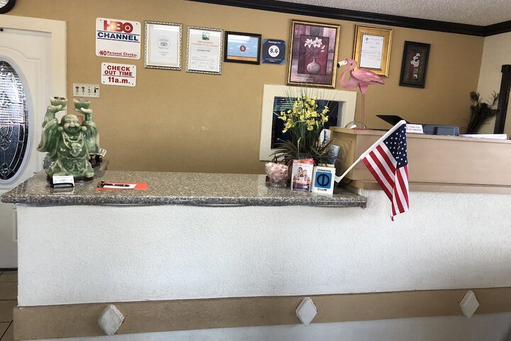 Flamingo Inn - thumb 4