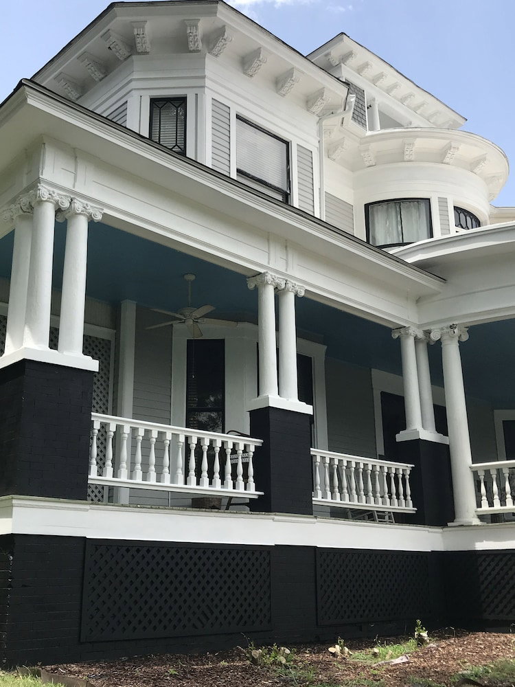 Edwardian Inn - thumb 2