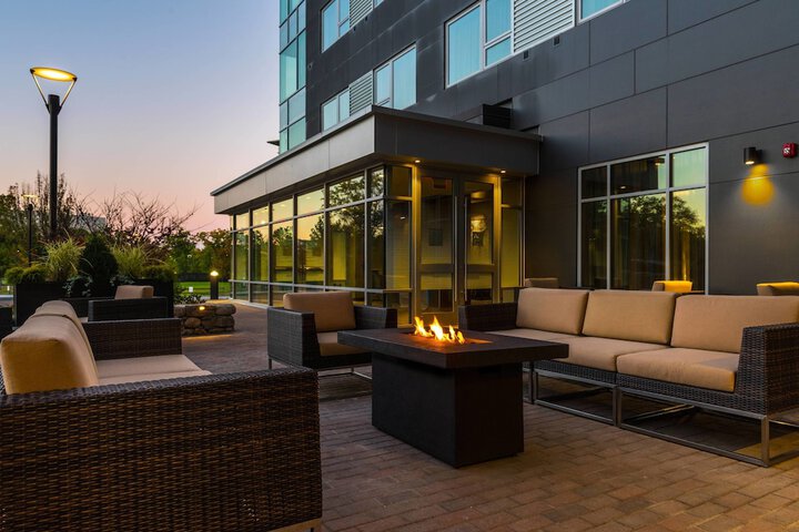 AC Hotel By Marriott Boston Cambridge - thumb 2