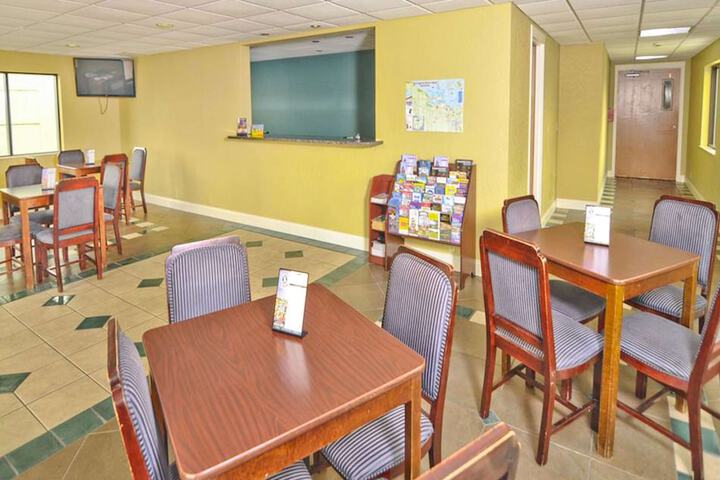 Best Budget Inn Sandusky - thumb 5