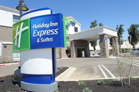Holiday Inn Express  Suites Brentwood an IHG Hotel