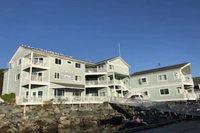 Longliner Lodge and Suites