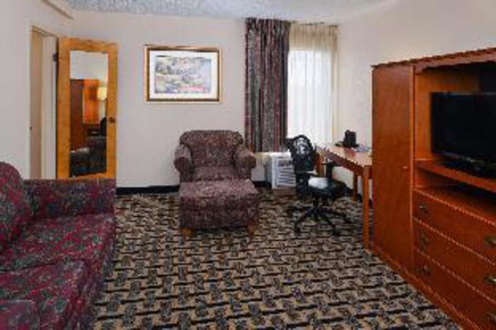 Americas Best Value Inn Moline - thumb 5