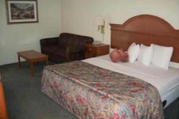 Americas Best Value Inn Moline - thumb 6
