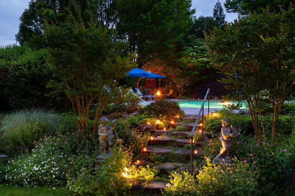 A Butler's Manor - thumb 2