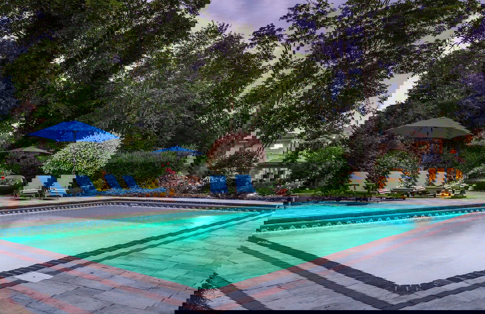 A Butler's Manor - thumb 0