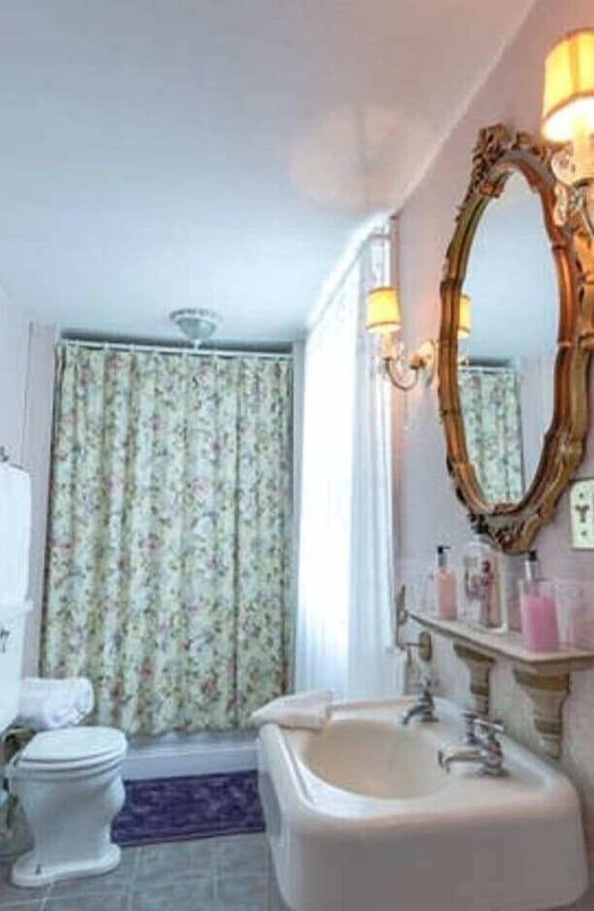 Walden Inn And Suites - thumb 2