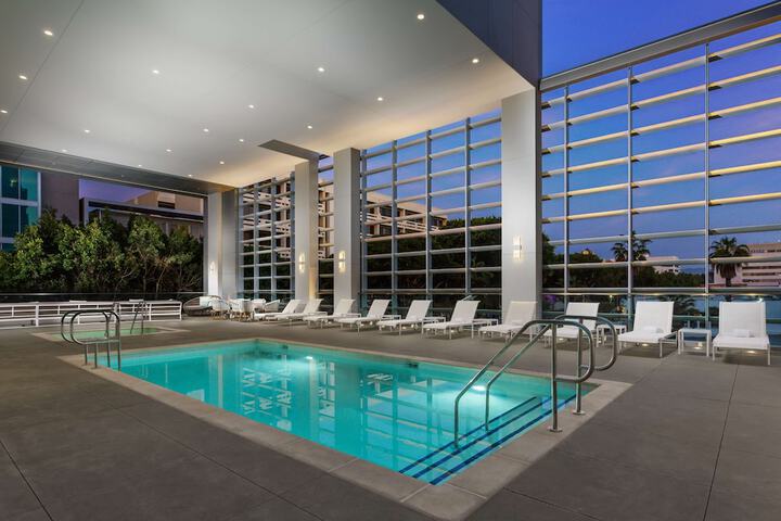 Hampton Inn & Suites Santa Monica - thumb 4