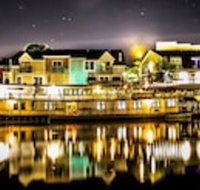 Old Harbor Inn - Accommodation Michigan