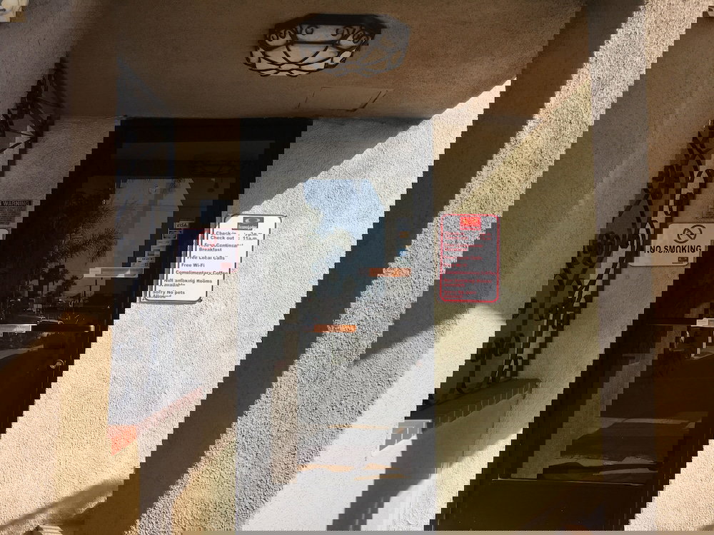 Econo Lodge Long Beach I-405 - thumb 5