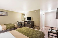 Econo Lodge Inn  Suites I 35 at Shawnee Mission