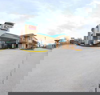 Rodeway Inn  Suites - Accommodation Michigan