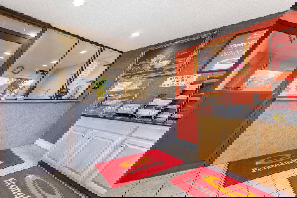 Econo Lodge Laurel Racetrack - thumb 6