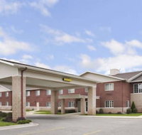 Super 8 by Wyndham Ava - Accommodation Michigan