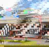 Holiday Inn Express  Suites Ashland an IHG Hotel - Accommodation Michigan